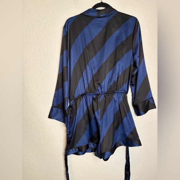Victoria’s Secret Satin Jumpsuit Romper Sleepwear Wrap Pajama Striped large - Picture 5 of 8